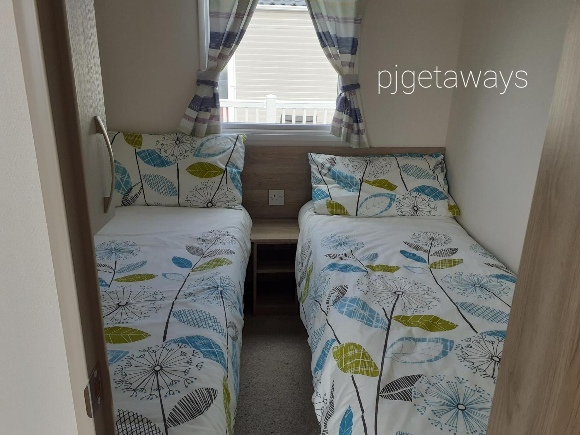 Luxury 2019 8 Berth Caravan With Hot Tub @ Tattershall Lakes Eksteriør bilde